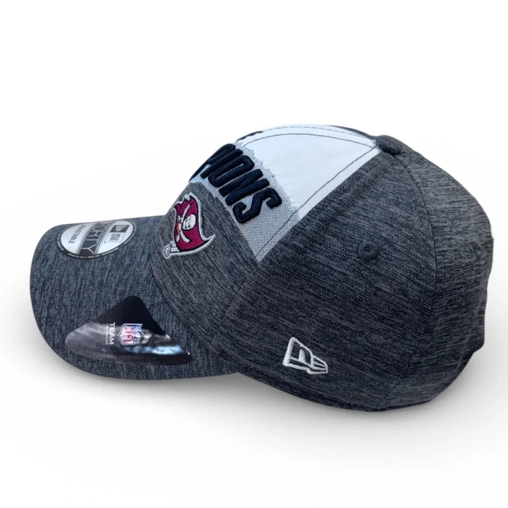 NFL Tampa Bay Buccaneers NFC Conference Champions 9Forty New Era SnapBack Cap